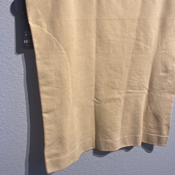 ๐ Shapewear Tank/cami; Empetua Adjustable straps - Picture 5 of 8